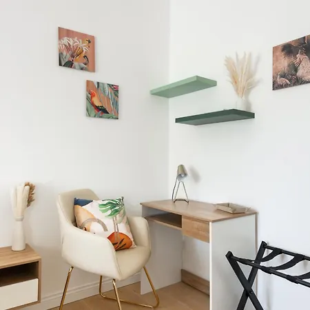 The Ciccins In By Hostand * Rome